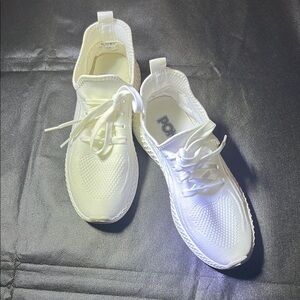 White Athletic Sneakers women size 8 good condition used few days
